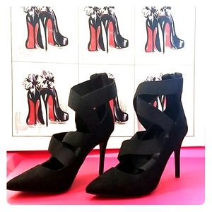 NWOT Wild Diva Black Suede Pumps